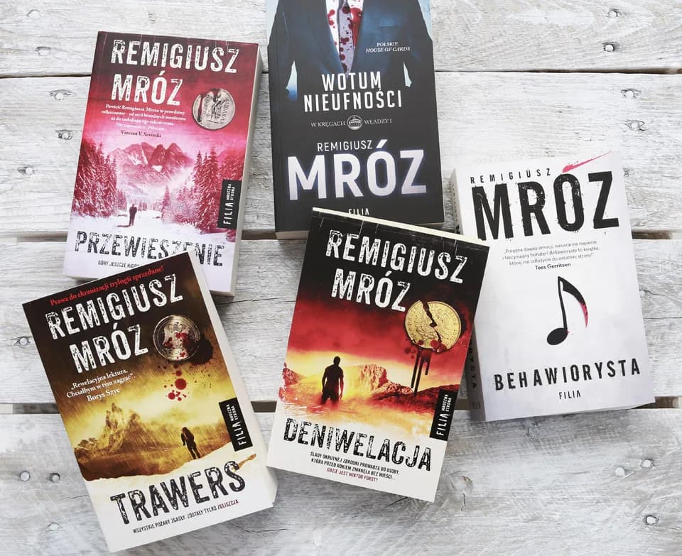 Ile książek napisał Remigiusz Mróz? Zaskakująca liczba dzieł! Ile książek napisał Remigiusz Mróz? Zaskakująca liczba dzieł!