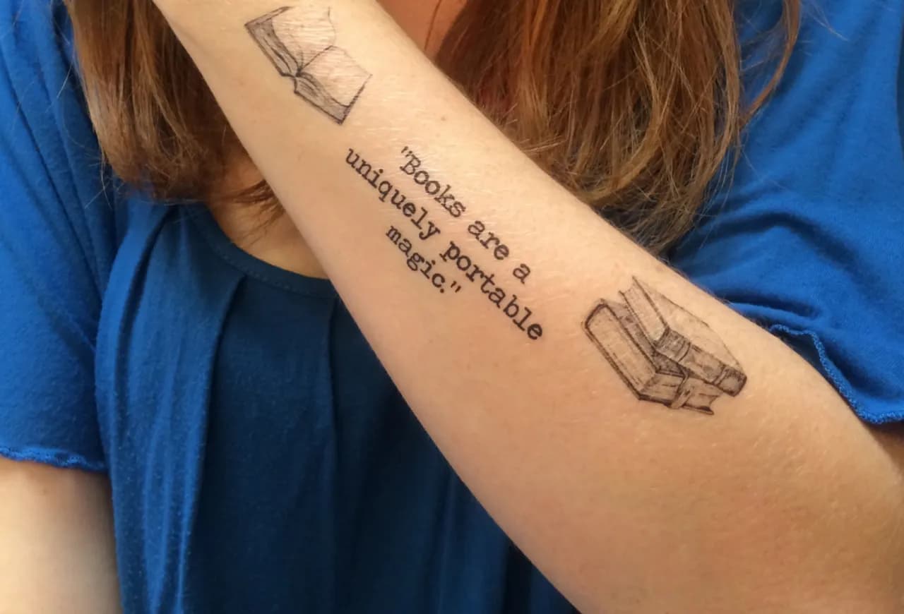 Tatuaż książka znaczenie: odkryj głębokie symbole wiedzy i mądrości Tatuaż książka znaczenie: odkryj głębokie symbole wiedzy i mądrości