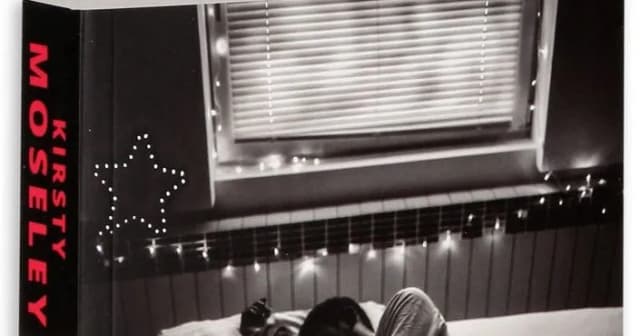 Cytaty z chłopak który zakradał się do mnie przez okno, które poruszają serce Cytaty z chłopak który zakradał się do mnie przez okno, które poruszają serce